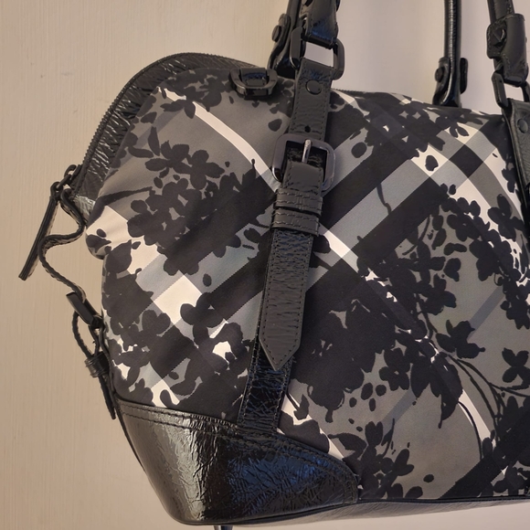 Burberry Foley White/Black/Gray Floral Beat Medium Check Satchel - Picture 15 of 16